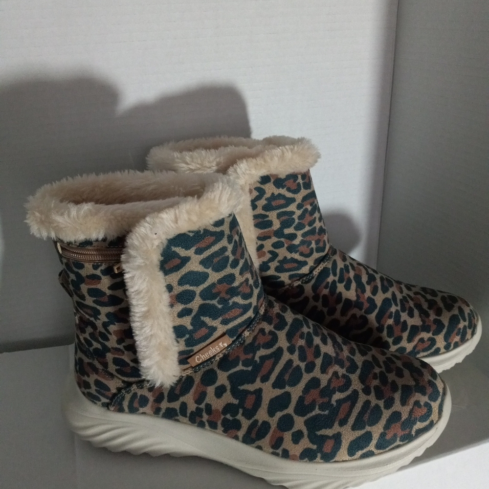 Cheeks Fit Body Sport Women Boots With Scotgard Brown Cheeta Size 7